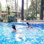 Pine Hill Villas & Camping