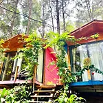 Pine Hill Villas & Camping